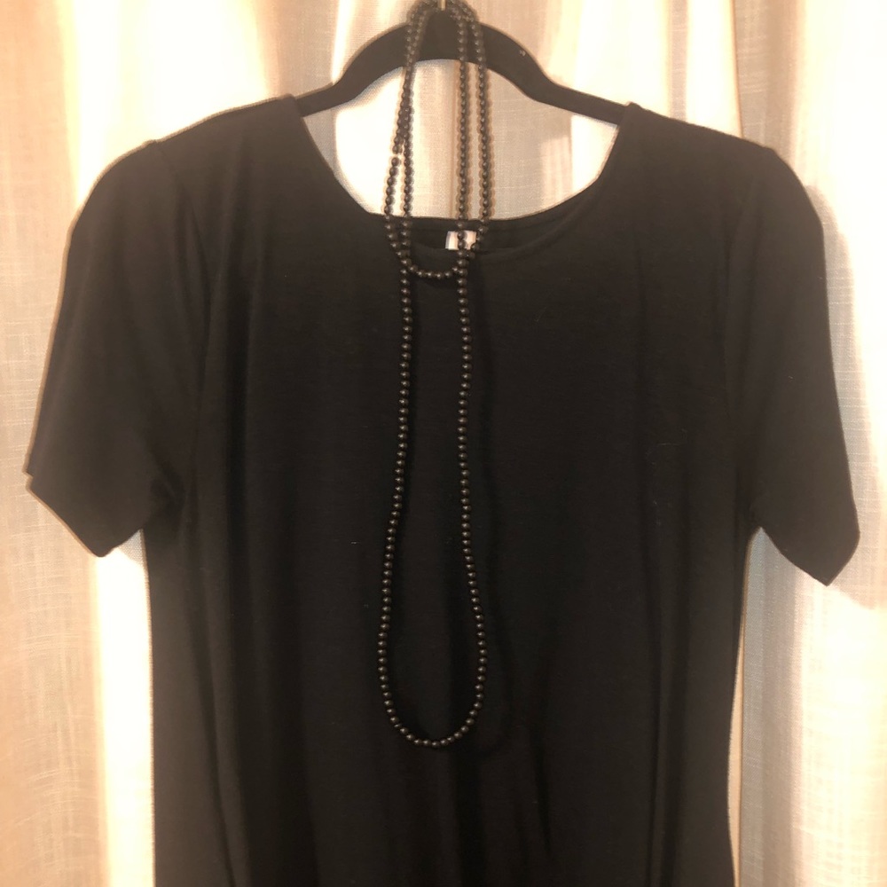 Double wrapped black beaded necklace